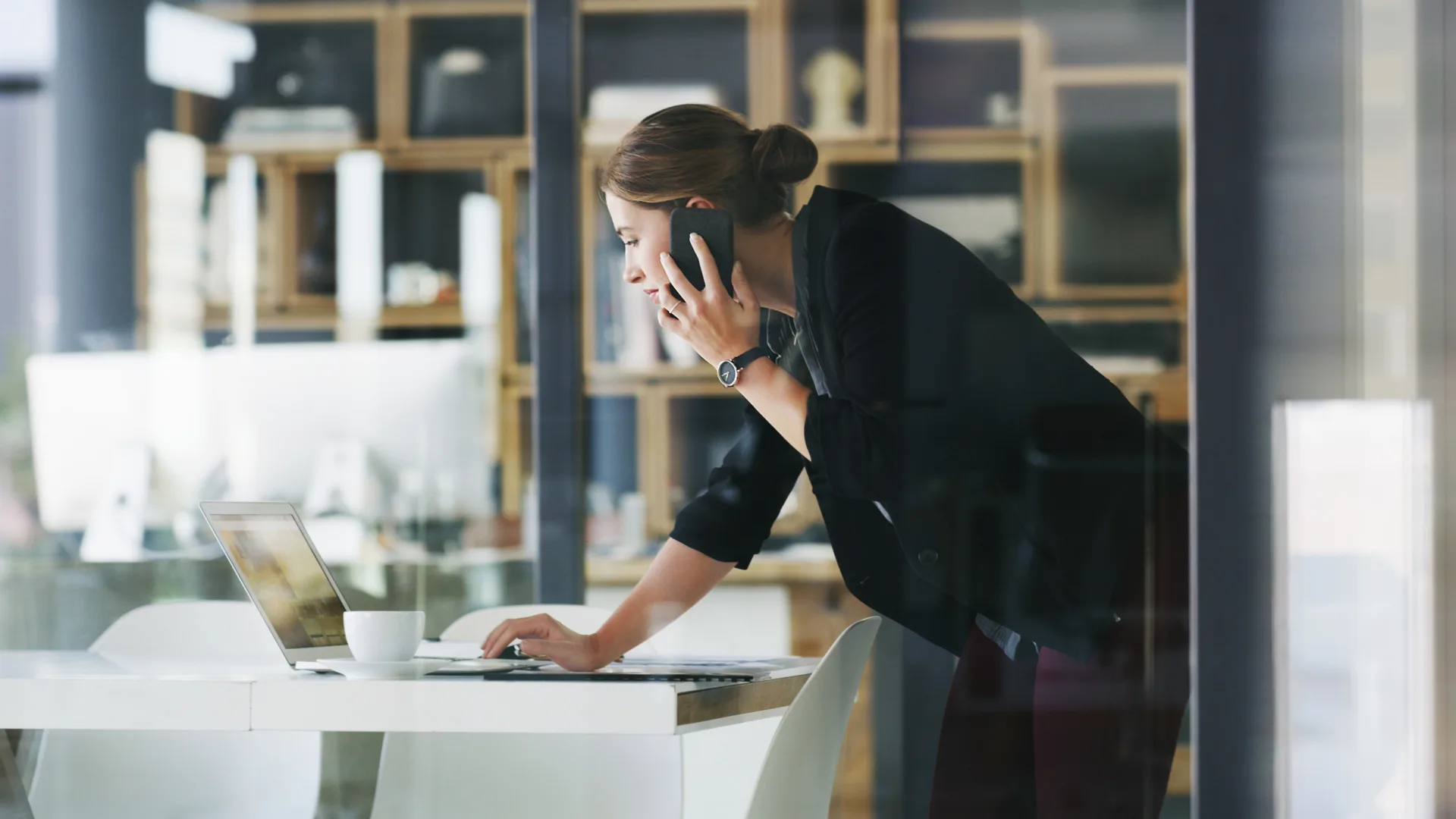 telephoni-entreprise-cloud-enreach-contact